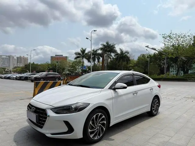 Hyundai Elantra Lingdong