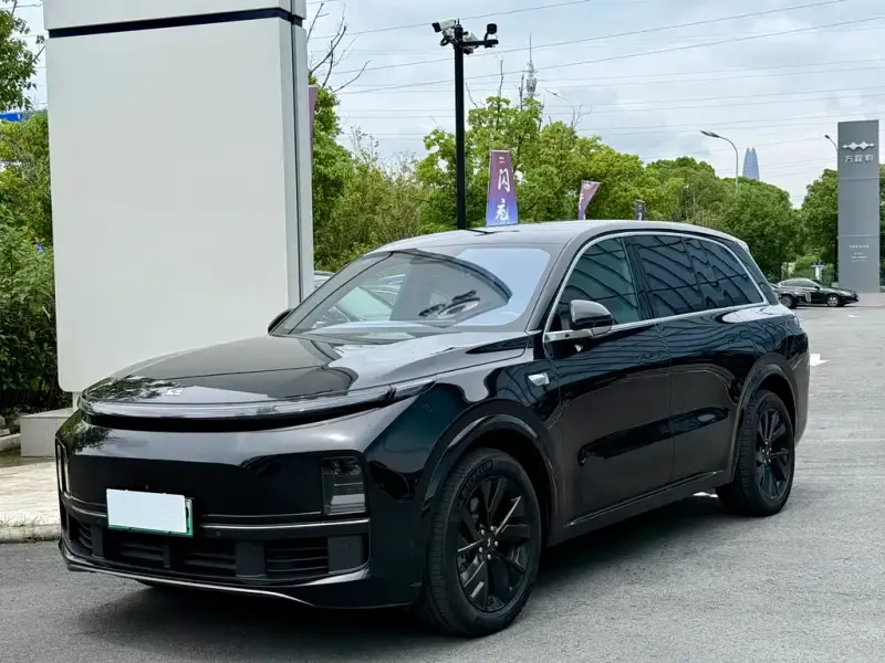 Li Auto L8