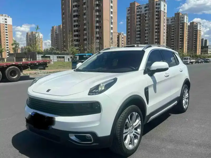 Lynk & Co 01
