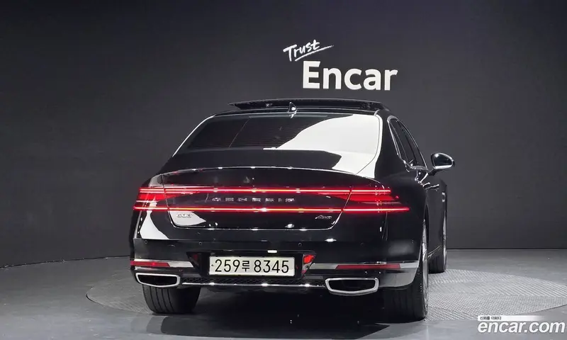 Genesis G90