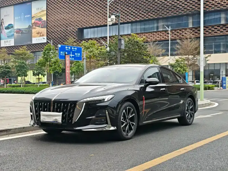 Hongqi H6