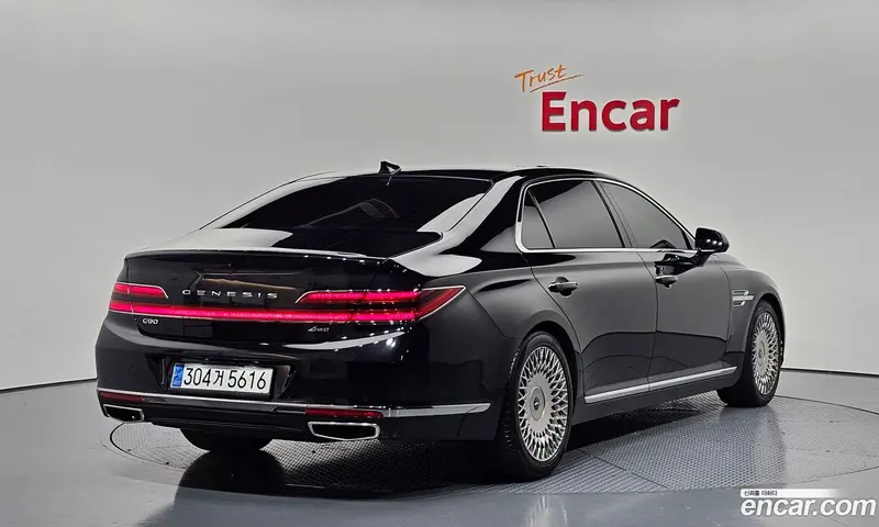 Genesis G90