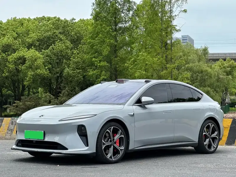 NIO ET5