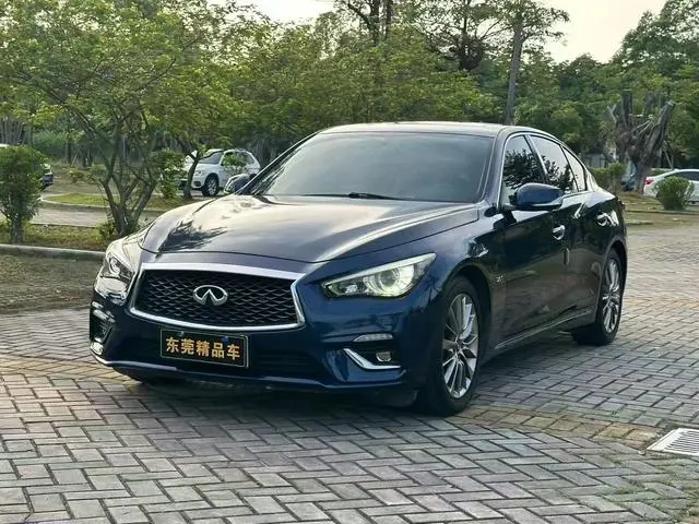 Infiniti Q50L