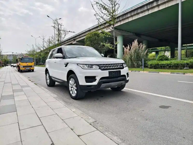 Land Rover Sport