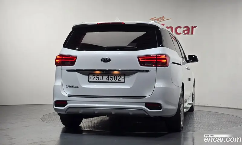 Kia Carnival (Canival)