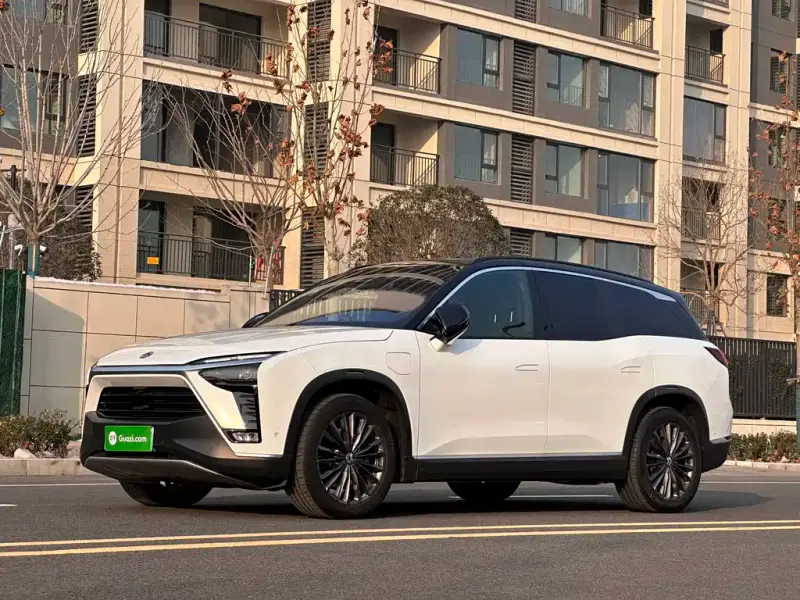 NIO ES8