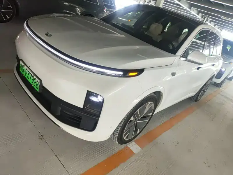 Li Auto L8