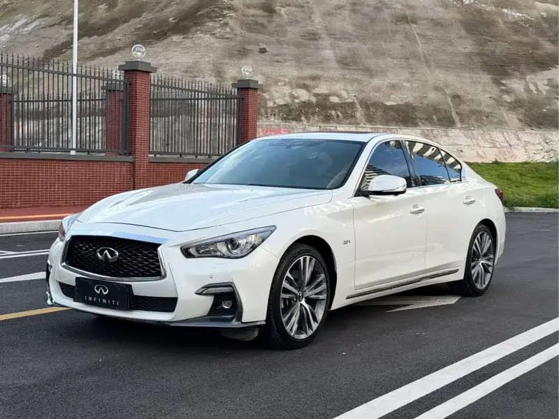 Infiniti Q50L