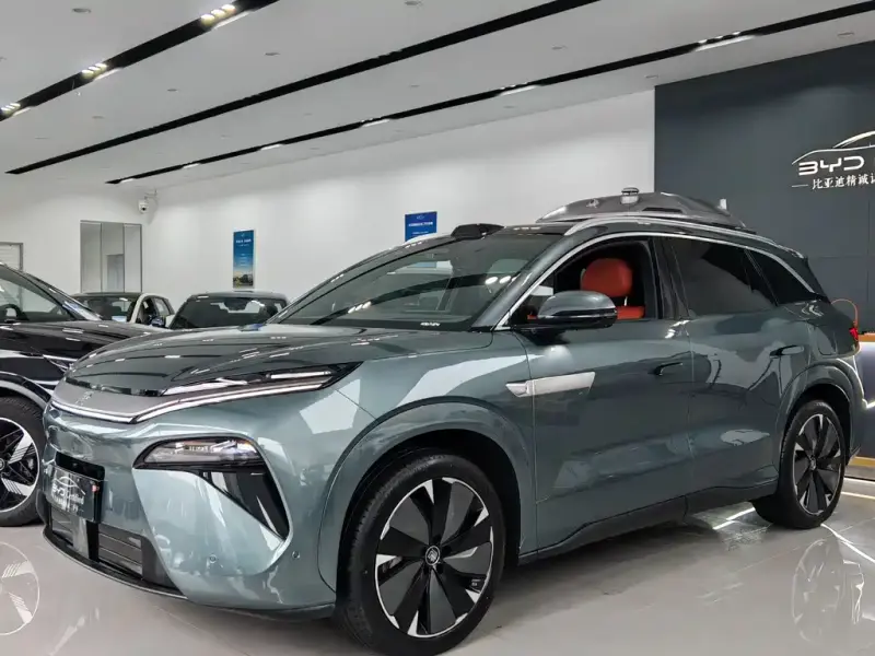 BYD Tang L