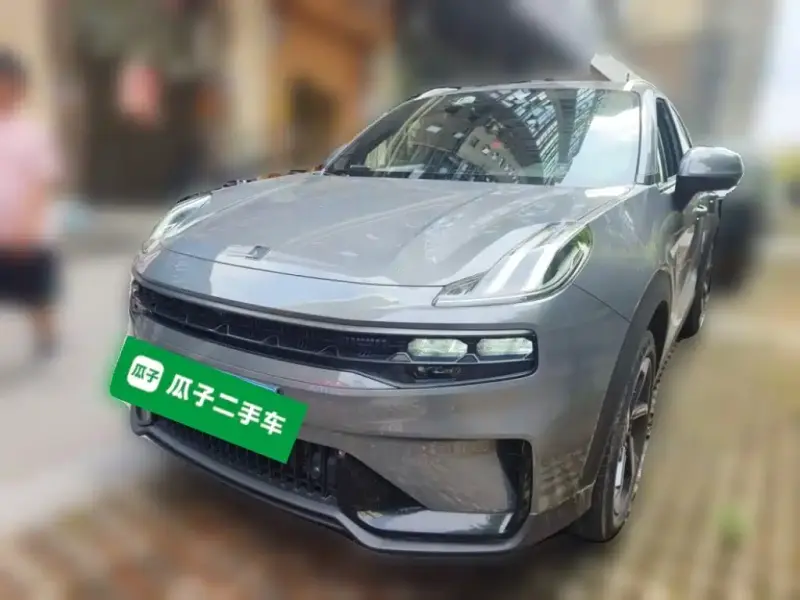 Lynk & Co 06