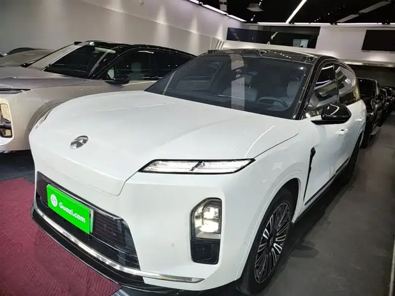 NIO ES8