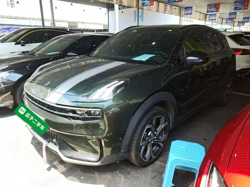 Lynk & Co 06