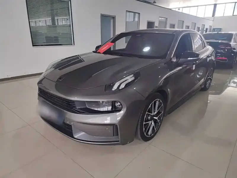 Lynk & Co 03