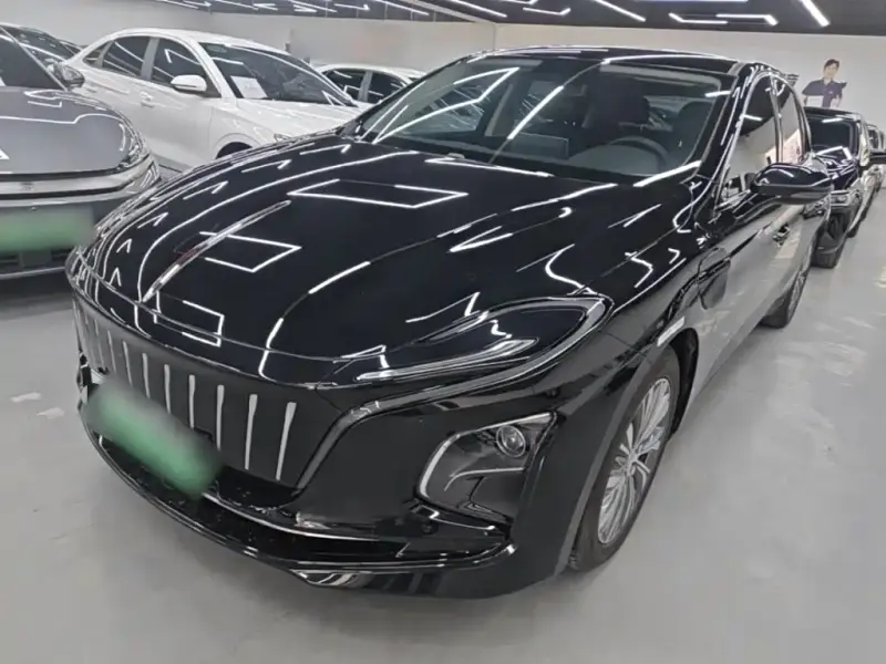 Hongqi E-QM5