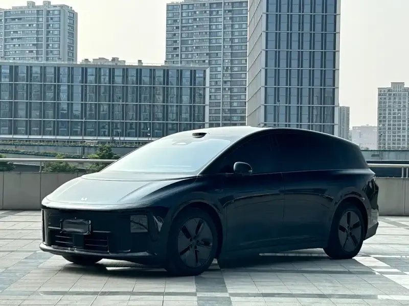 Li Auto i8