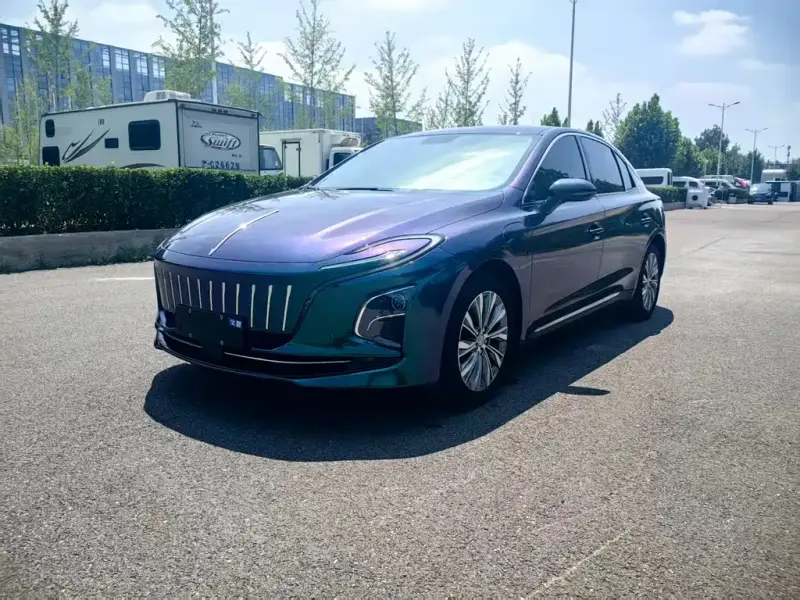 Hongqi E-QM5