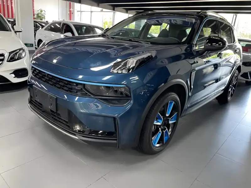 Lynk & Co 01