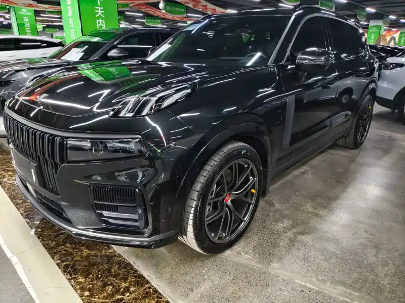 Lynk & Co 09