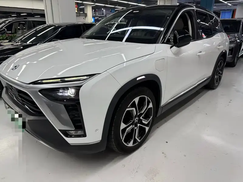 NIO ES8