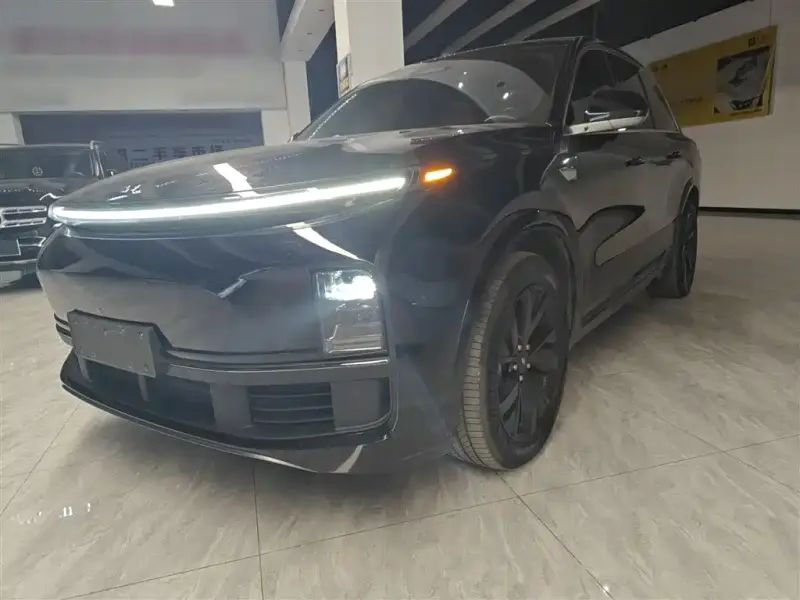 Li Auto L8