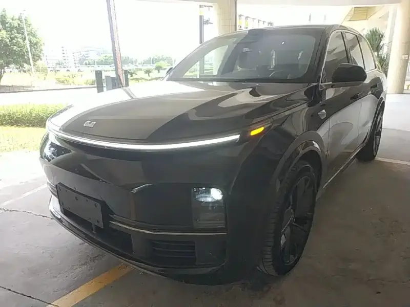 Li Auto L8
