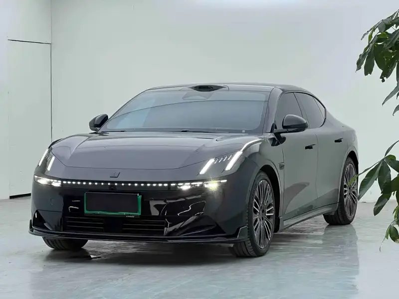 Lynk & Co 10