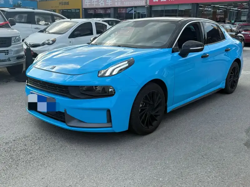 Lynk & Co 03