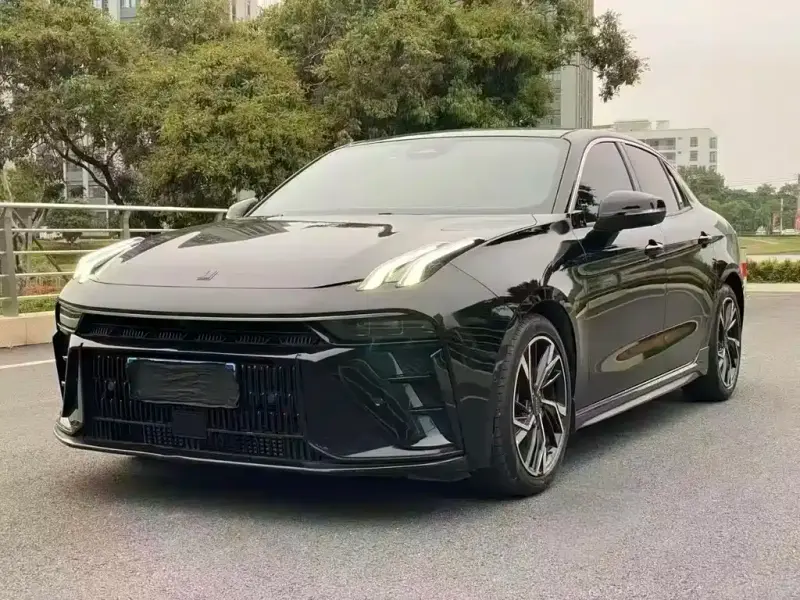 Lynk & Co 03