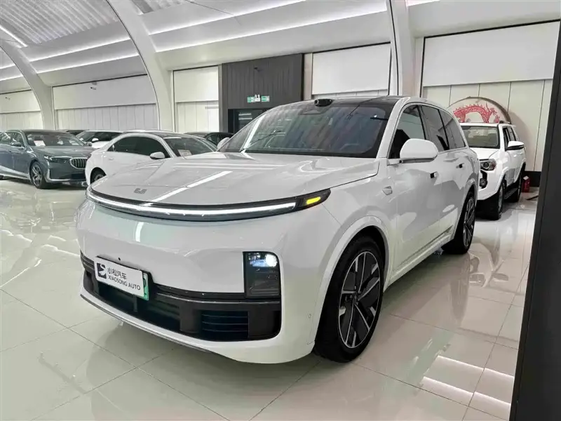 Li Auto L8