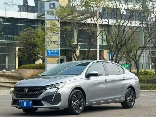Peugeot 408