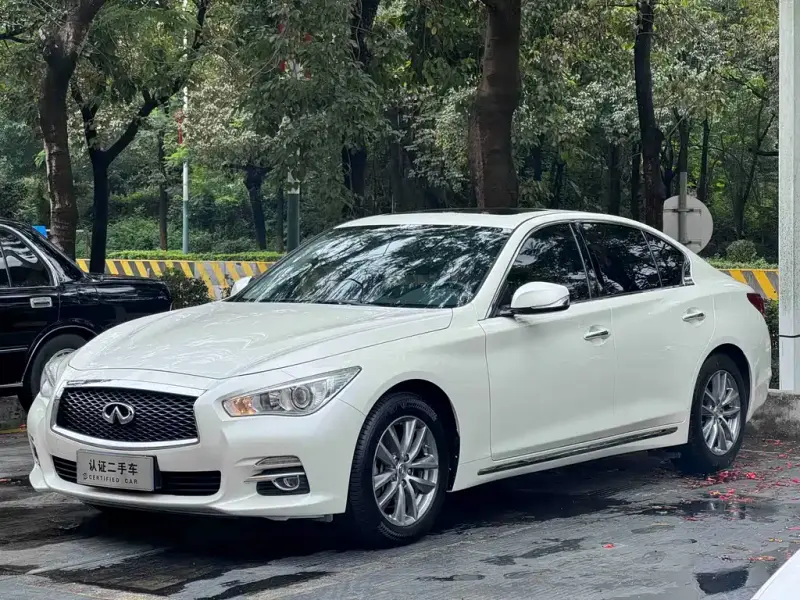 Infiniti Q50L