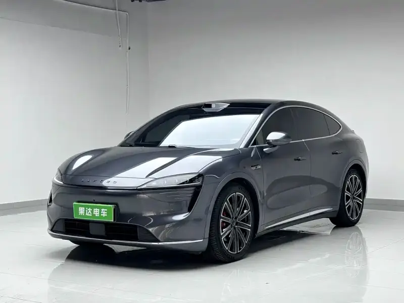 Luxeed Zhijie R7