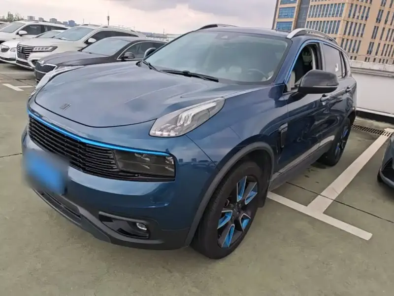 Lynk & Co 01