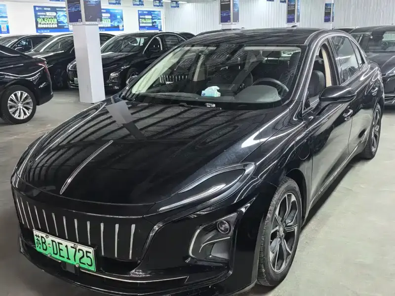 Hongqi E-QM5
