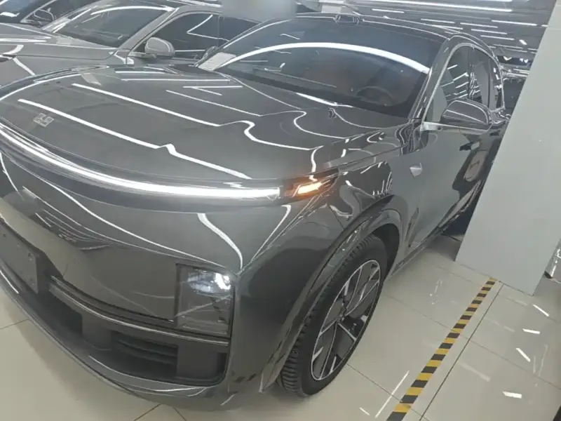 Li Auto L8