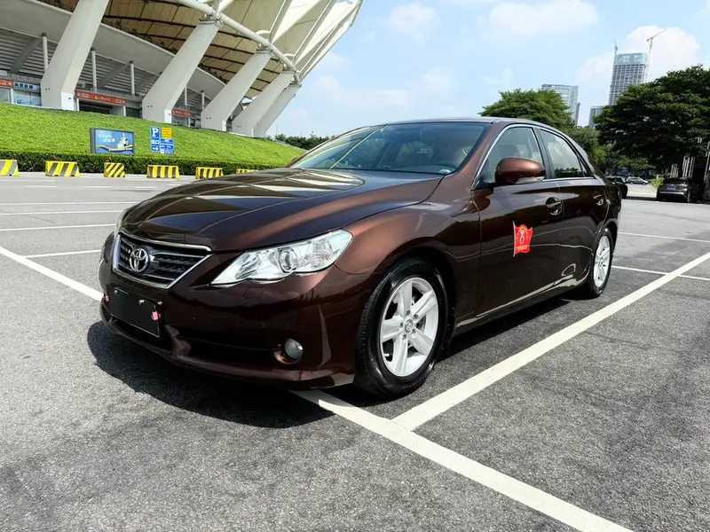 Toyota Reiz