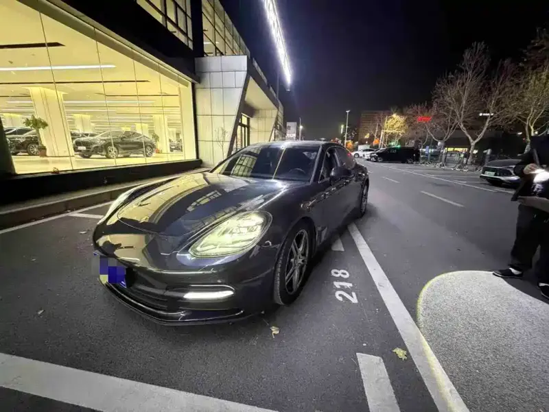 Porsche Panamera