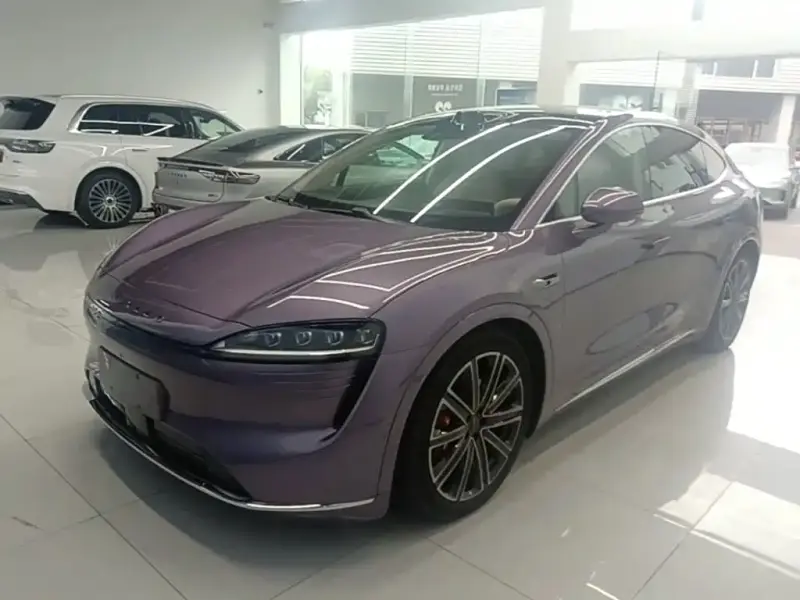 Luxeed Zhijie R7