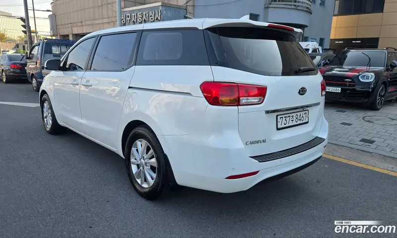 Kia Carnival