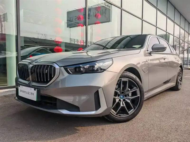 BMW i5