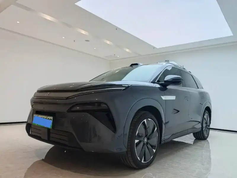 BYD Tang L