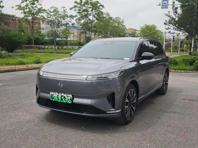 Dongfeng Yipai 008