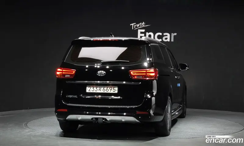 Kia Carnival (Canival)