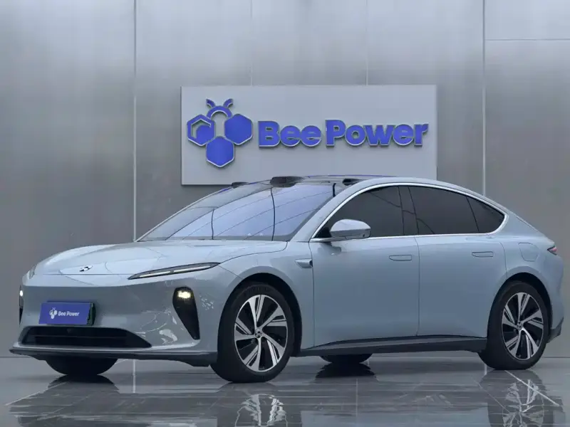 NIO ET5