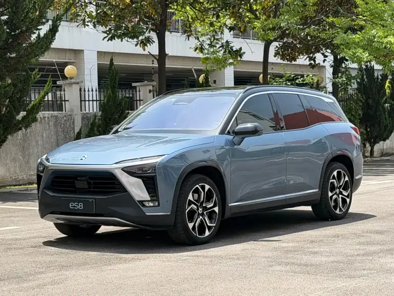 NIO ES8