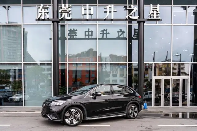Mercedes-Benz EQE SUV
