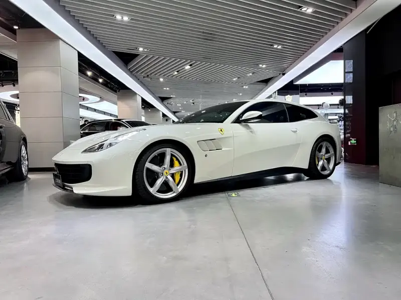 Ferrari GTC4Lusso