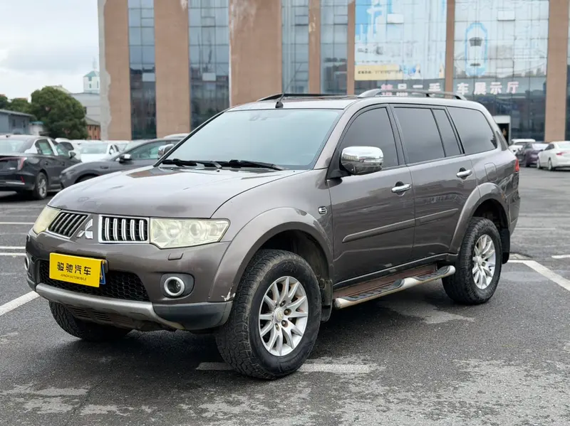 Mitsubishi Pajero Sport