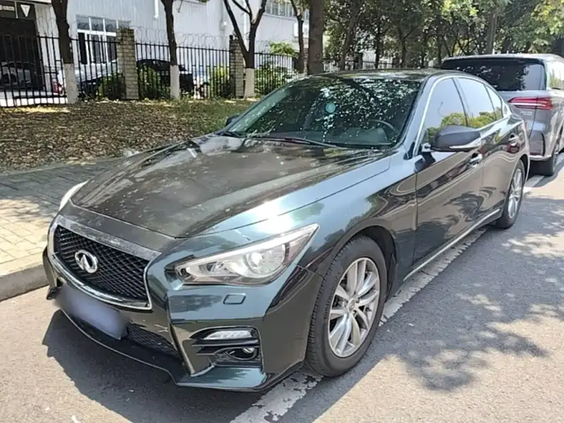 Infiniti Q50L